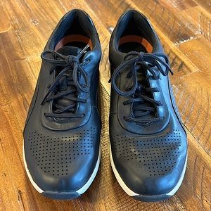 Clarks Wave Walk Women’s Athletic Shoes - Size 8